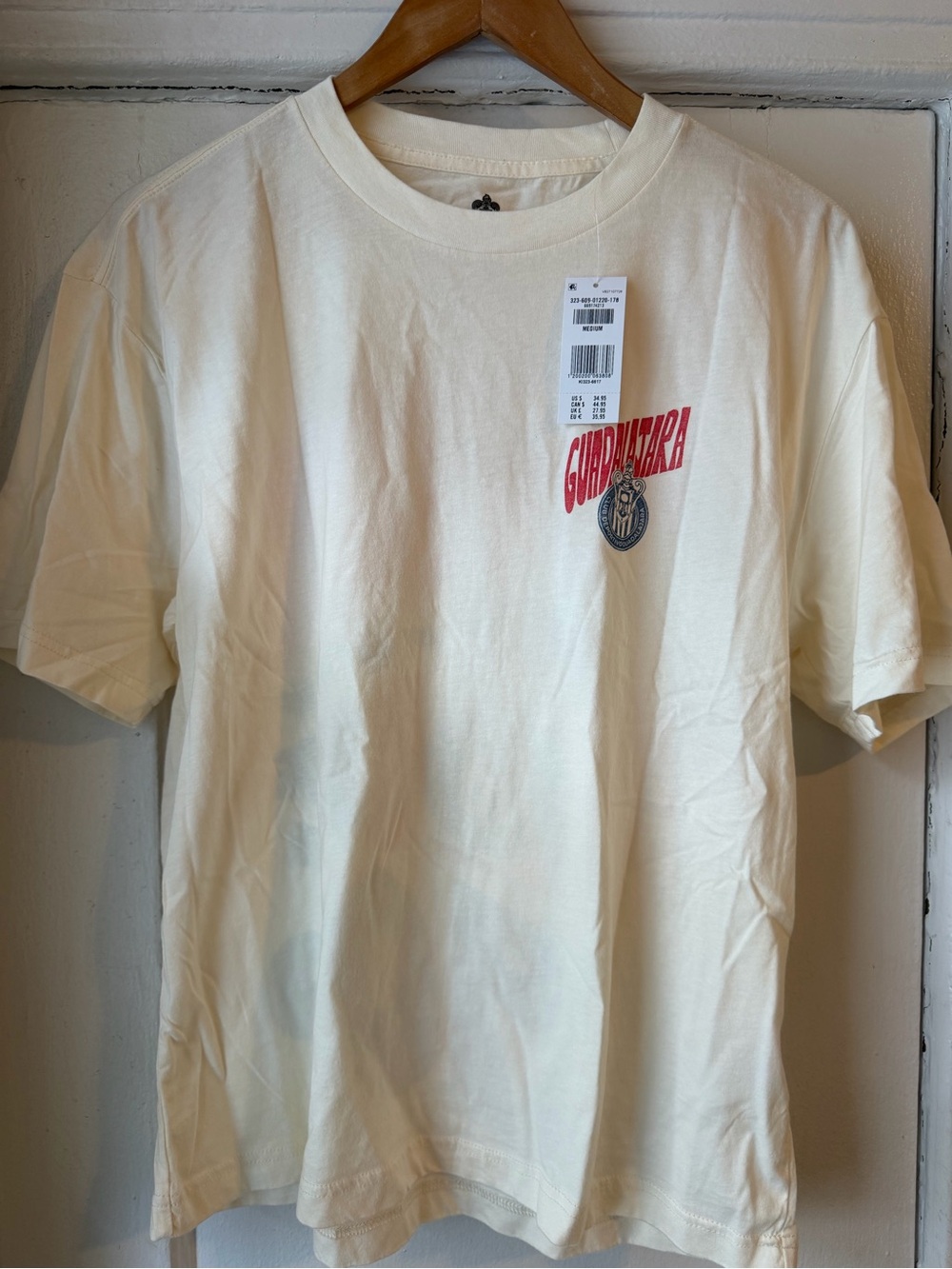 Hollister Cream Short-Sleeve Tee with Red Chest Graphic - Guadalujara